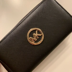 A kopia Michel Kors plånbok  - Plånbok aldrig använd 