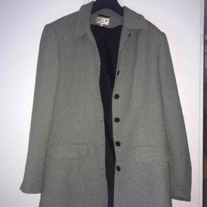  - En snygg kavaj som jag köpte på second hand (frakt tillkommer) 