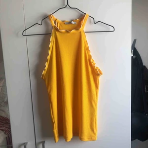  - Aldrig använt linne från Zara! Supergulligt till vår/sommar 💛🤠 