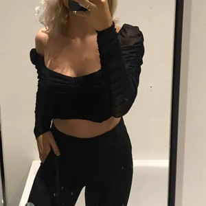  - Super fin svart topp från nelly! 