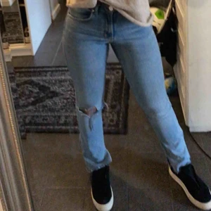  - Säljer dem här snygga byxorna ifrån bik bok som jag klippt själv