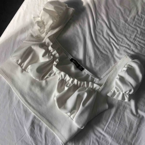  - Fin sommartopp från Boohoo. Passar mig som har S  möts i Stockholm eller fraktar