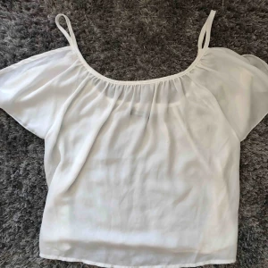  - Söt topp från Gina , Frakt tillkommer 💕