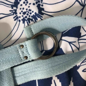  - Ljusblått bälte från levis, smart spänne så passar nästan alla. 80cm långt. gratis frakt!