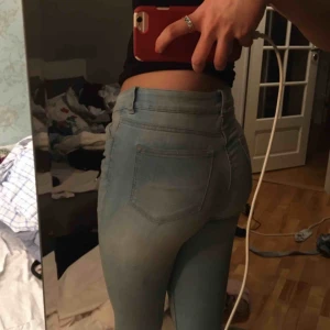  - Fina hm jeans som nya