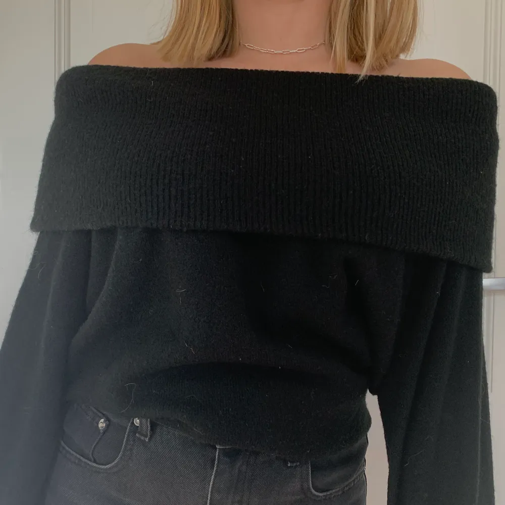 Mysig off shoulder tröja från hm🤗Strl M men passar S💗 70+frakt. Stickat.