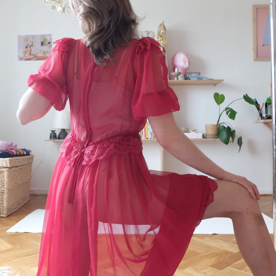 röd transparent klänning  - 90