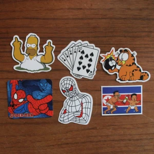 6 klistermärken  - 6 stycken klistermärken, 13kr + 11kr frakt! Samfraktar gärna med andra klistermärken och tygmärken! Skriv vid frågor 