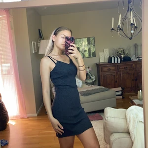 Klänning - Klänning . Funkar för S