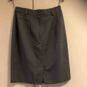 Flash  - Fint skick knappt använd.  65% polyester 35% viscose  Frakt ingår ej 