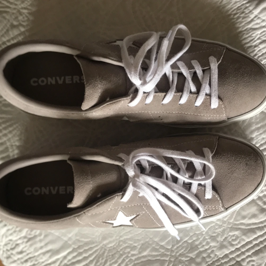 Gråa Converse one star  - 90