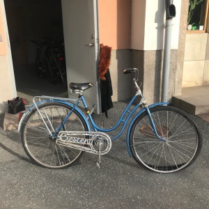 Retro Crescent damcykel  - Punktering på framdäcken. Annars i mycket Fint skick.  