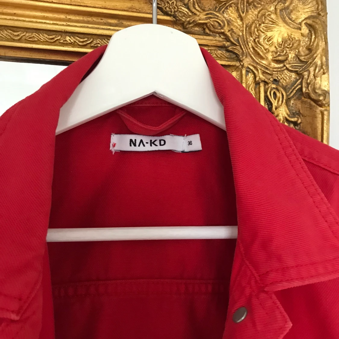Röd jeansjacka  - 91