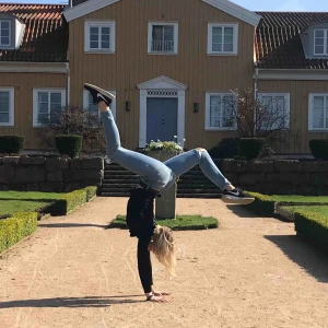  - Sååå fina mom jeans från American Eagle köpta i usa! Skulle säga storlek S✨ Köparen står för frakt🌍 Vill bli av med allt så fort som möjligt så kolla gärna in mina andra annonser också 🥰