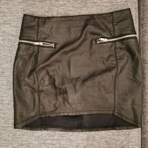 Skinnkjol  - Från hm. Storlek 36 