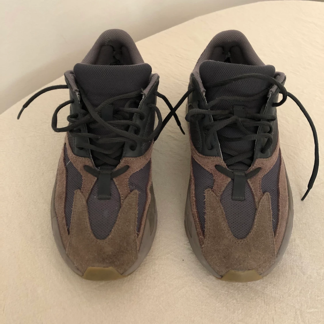 Yeezy 700 Mauve Size 43 1/3 - 90