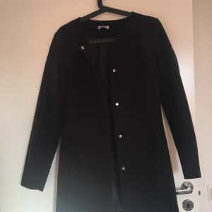 Kappa Vero Moda S.  - Kappa från veromoda i S. Använd men fräsch. 