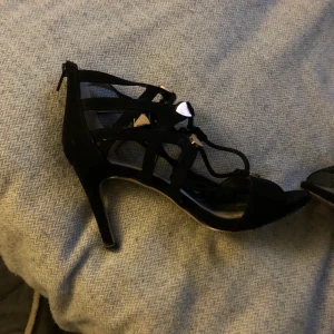 Klackar med snörning  - Använda men i nyskick 