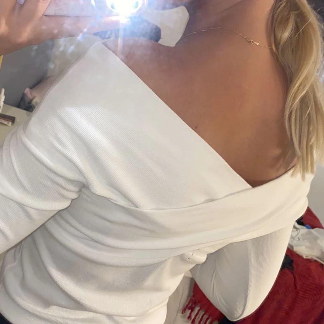 Vit off shoulder tröja  - 91