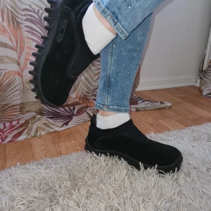 Salomon Ecco stork 36 - Nya sneakers från märket .. Mocka.  36 storlek .. Skriv till alla intresserade, jag kommer att svara på alla frågor .. Välkommen. Välkommen😉