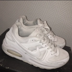 Nike storlek 38 - Nike. Storlek 38 men det passar även storlek 39