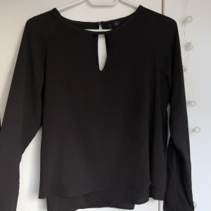 Blus från Zara - Blus från zara storlek 34, frakt inräknat 