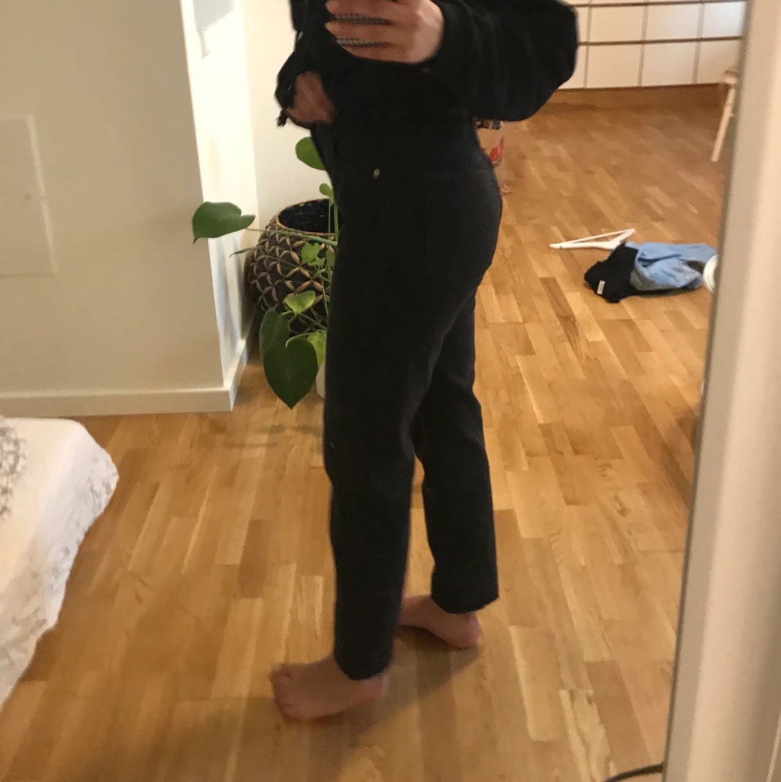 Gråsvarta Mom jeans. S - 90