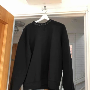  - Fet acne tröja i bra skick, nypris 2200kr bjuder på frakten!