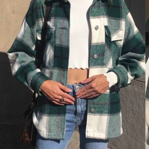  - Säljer min populära zara jacka i storlek XS men är som både S och M. Väldigt sparsamt använd!! Frakt står köpare för, 79kr☺️ vid snabb affär kan priset diskuteras  SENAST BUD / 370kr 