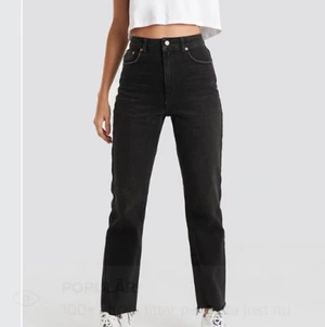Jeans - Svarta jeans återigen från nakd, diskuterbart pris