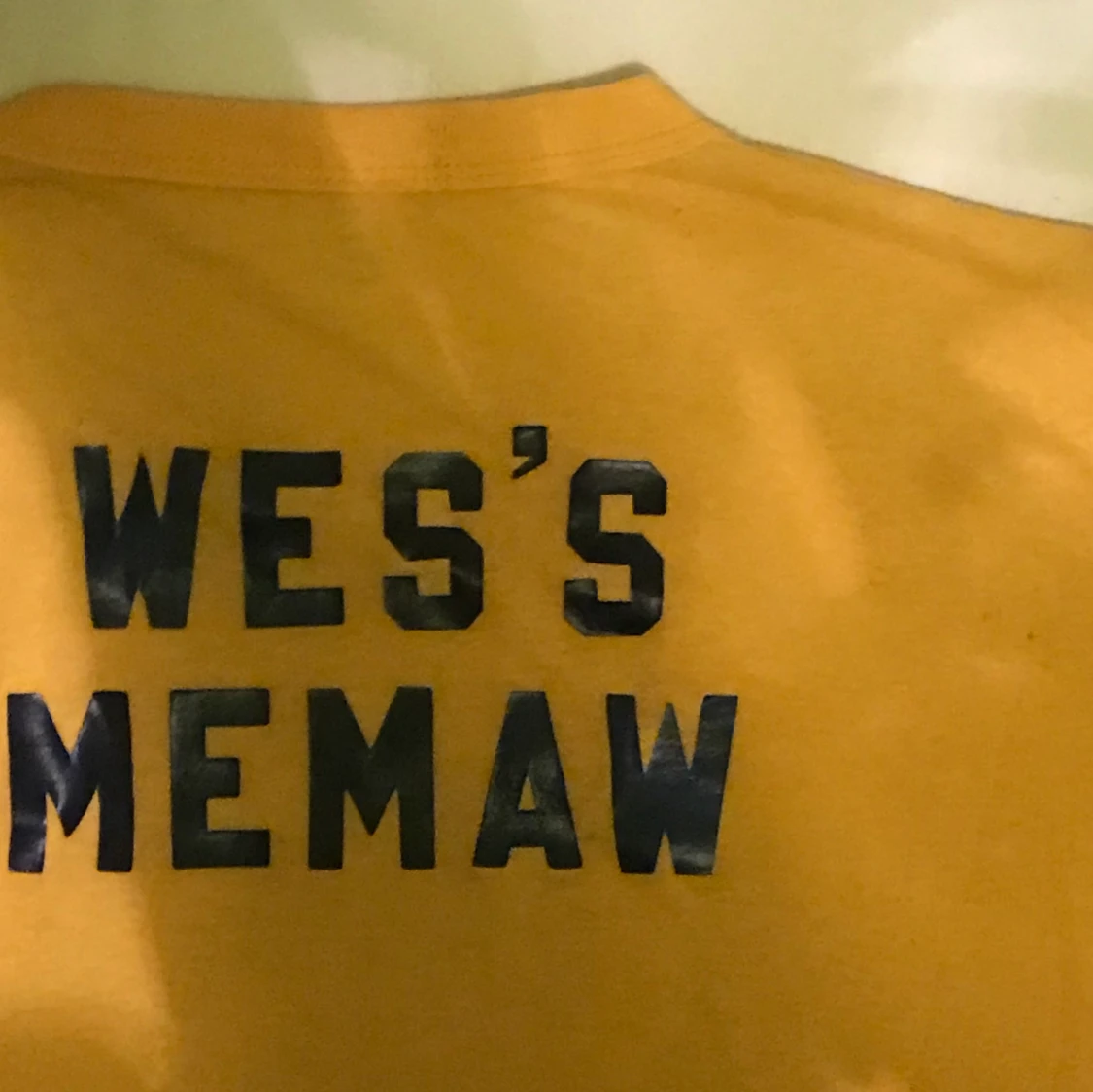 Cool gul tröja med text - 91