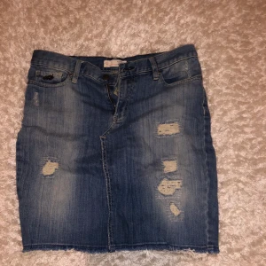 Jeans kjol - Super snygg jeans kjol från Odd Molly. Storlek 1. Aldrig använd. Kunden står för frakten💗