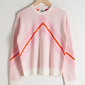 Other stories tröja - Superfin tröja från & Other Stories! Inte kommit till användning tyvärr, därav väldigt bra skick. Nypris var 590kr. Budgivning vid flera intresserade. ❗️Högsta bud: 220kr ❗️