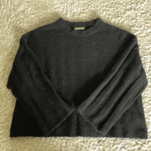 Stickad tröja - Används inte🩷