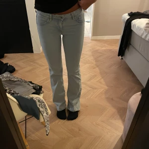 Lågmidjade jeans - Lågmidjade bootcut jeans från hm