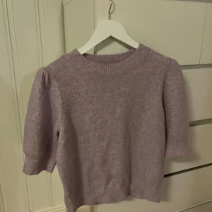 Söt topp  - Fin vero Moda stickad tröja, aldrig använd🌟