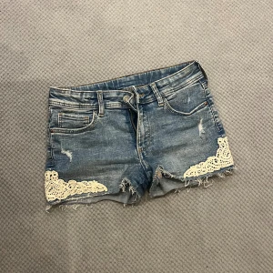 Lågmidjade shorts  - Skit  snygga lågmidjade shorts 🥰💘