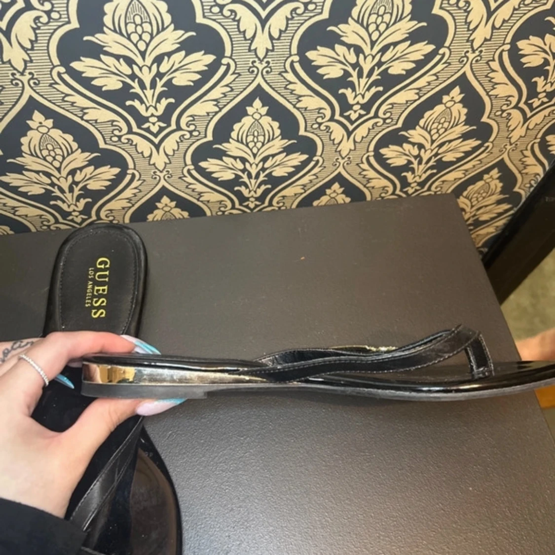 Flipflops i guess - 92