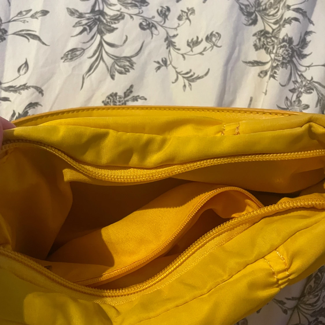 Gul väska - 90