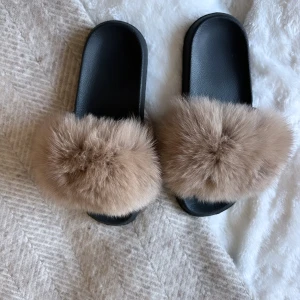 Pälstofflor  - Pälstofflor i fint skick 