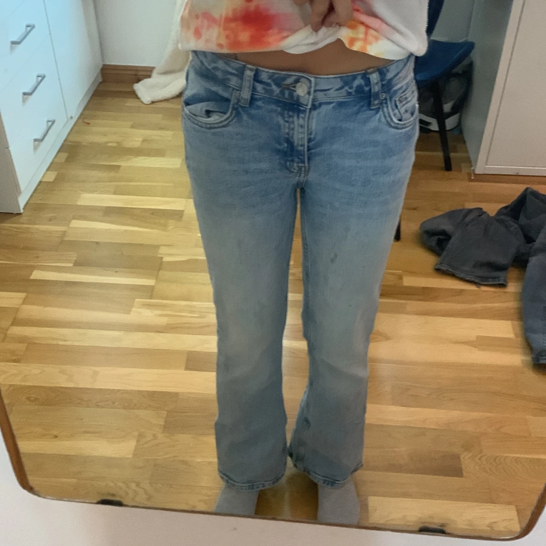 Ljusblå jeans med bootcut - 90