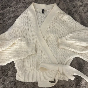 Vit Stickad kofta - Vit stickad kofta 