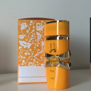 Lattafa Yara Tous parfym - Använt en gång, den är helt full liksom. Köpt på Notino. 