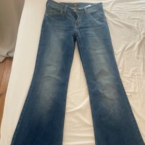 Lee jeans - Jeans från lee! Säljer eftersom de inte används ☺️storlek w27