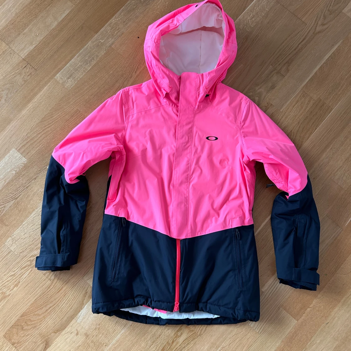 Oakley skid- och snowboardjacka storlek S (38) - 90
