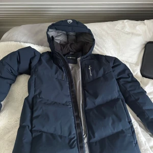 Sail racing jacka blå - Skick 7/10 Nypris 3000-4000 Storlek 176 Skriv för mer bilder eller diskussion om pris