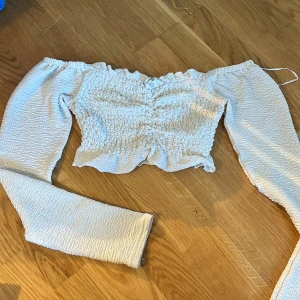 Topp - Från bikbok vit 