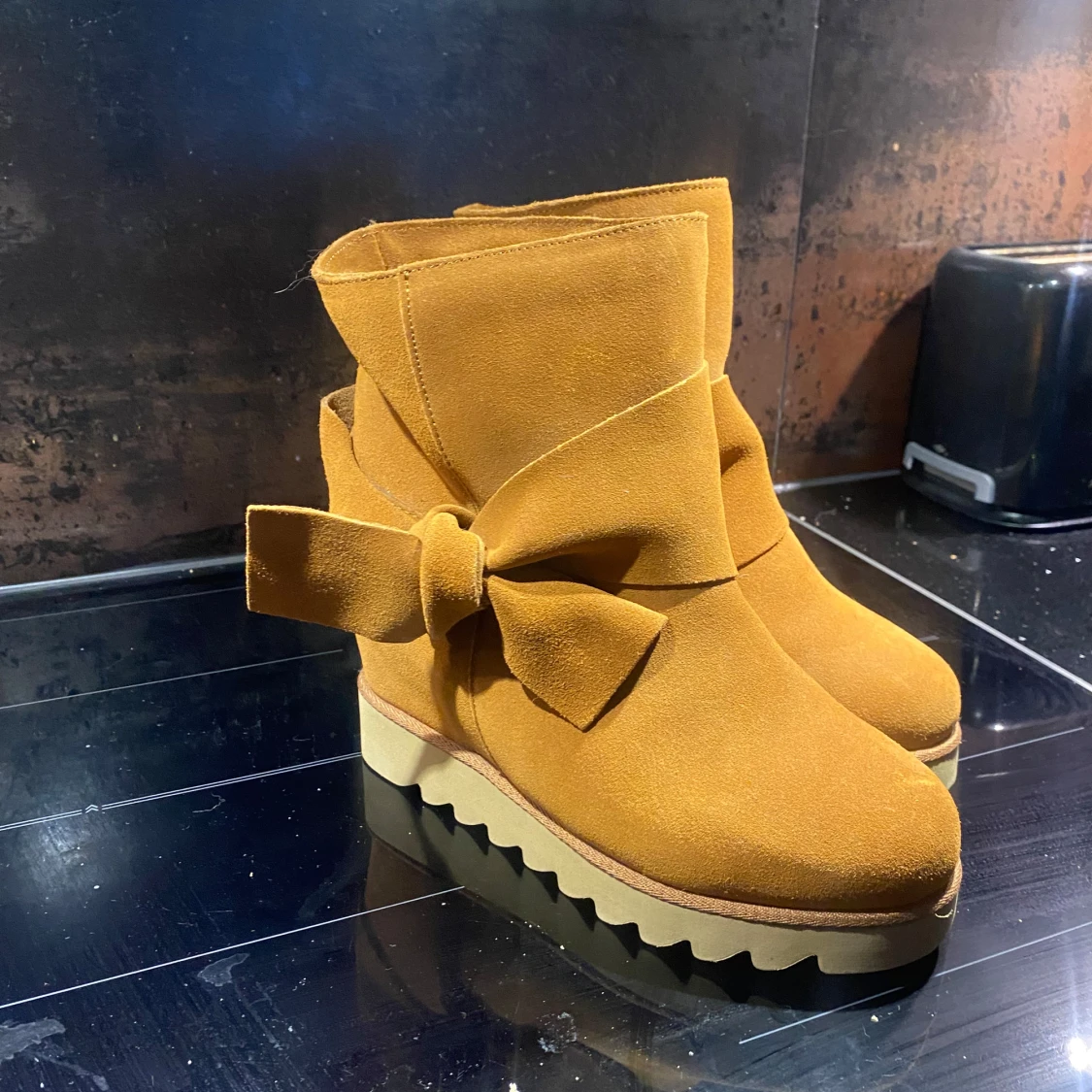 Gula mocka boots med rosett - 91