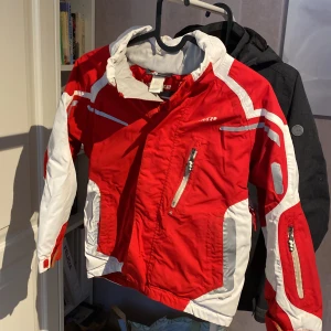 Vinter jacka  - Vinter jacka. Frakt tillkommer.