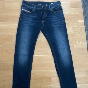 Diesel Jeans  - Säljer dessa riktigt snygga Diesel jeans. Nyskick!  Slim fit. W30 L32